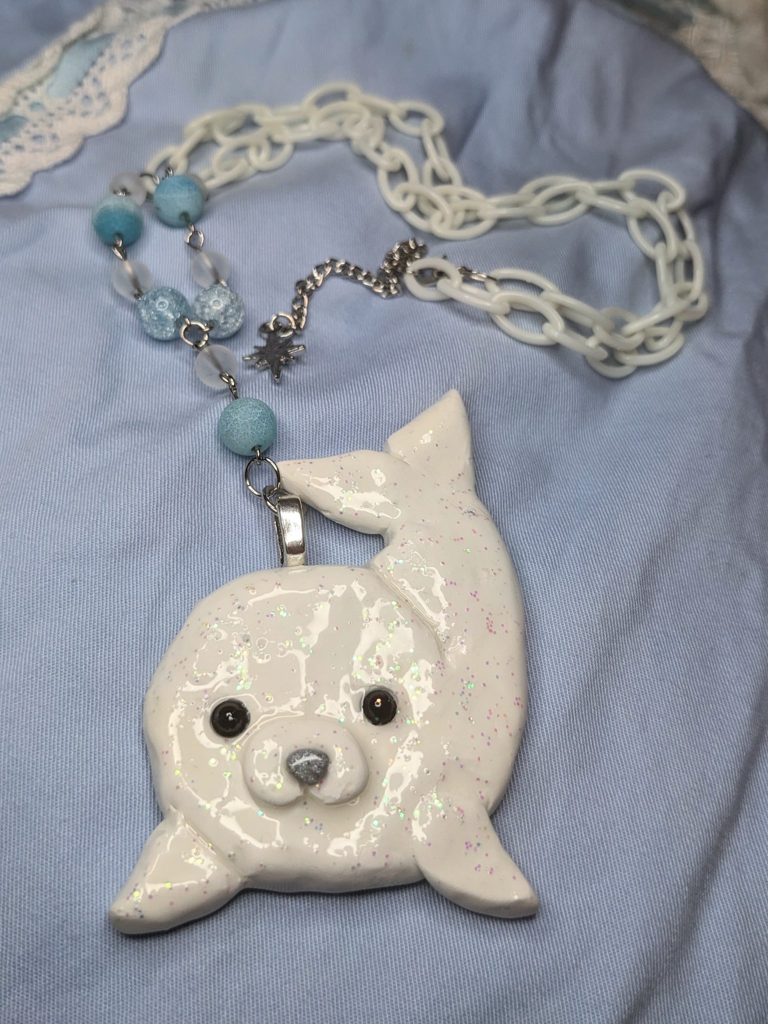 azarashi corner baby seal necklace - white × sax