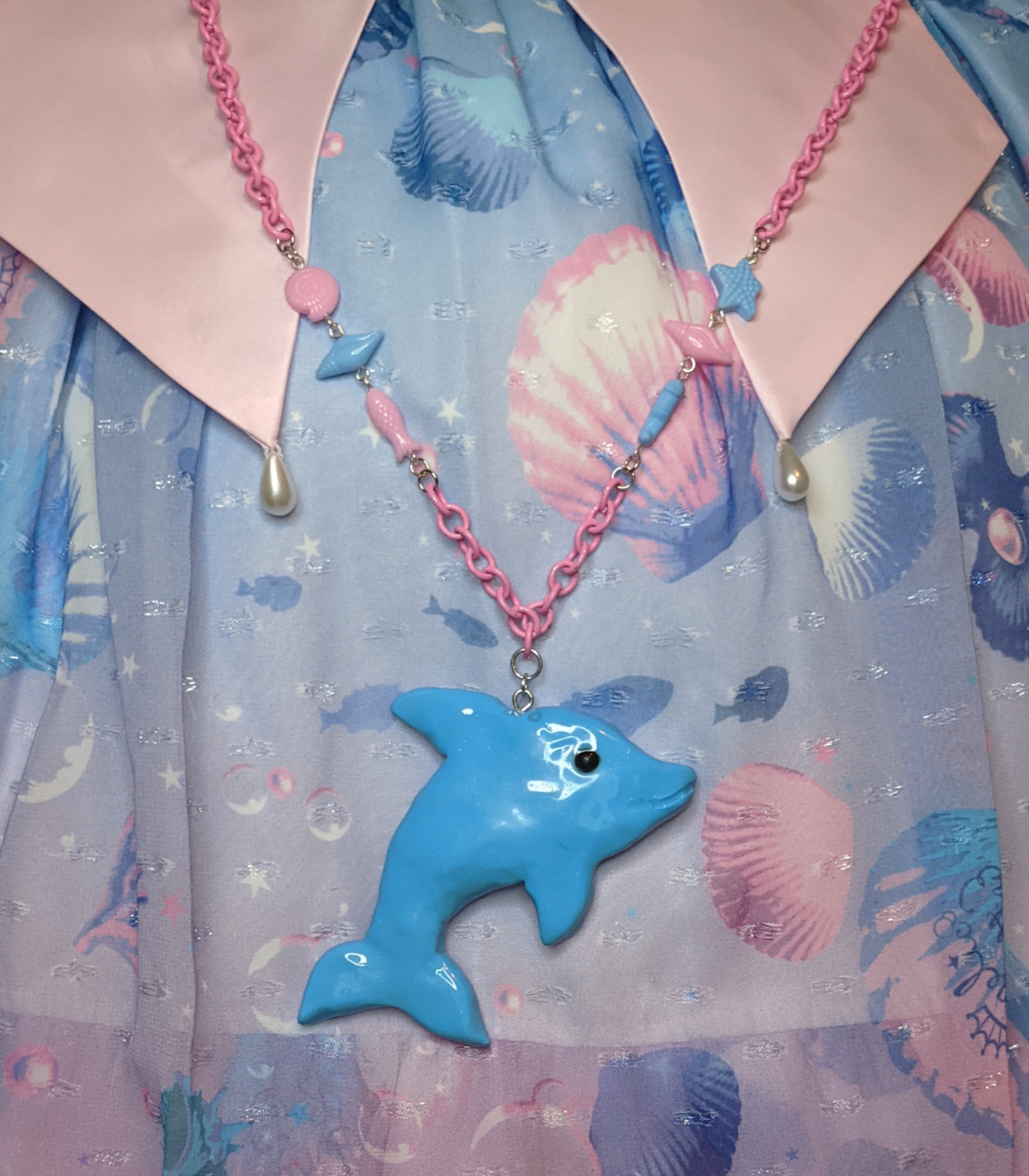 azarashi corner happy dolphin necklace - blue